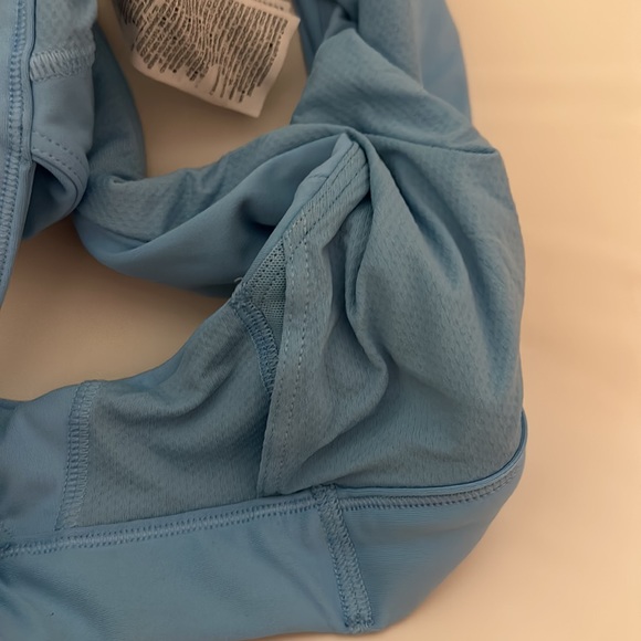 Athleta Women’s Ultimate Sports Bra Activewear Athletic Baby Blue Size XS - Picture 9 of 9